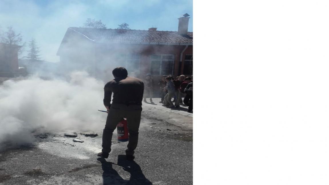 2019-2020 Eğitim Öğretim Yılı Okulumuzda Yangın Tatbikatı Yapıldı.